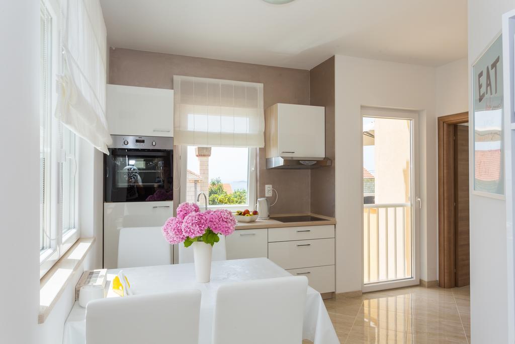 Apartment & Room Ladisic 오라사크 외부 사진