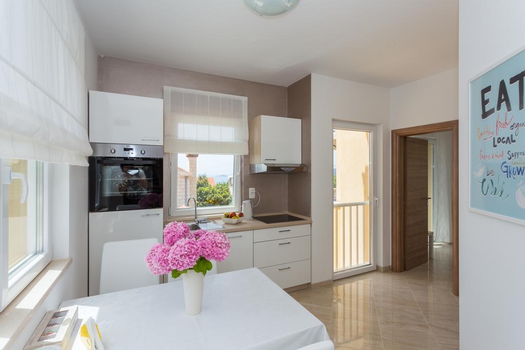 Apartment & Room Ladisic 오라사크 외부 사진