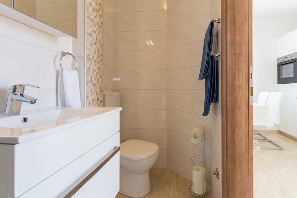 Apartment & Room Ladisic 오라사크 외부 사진