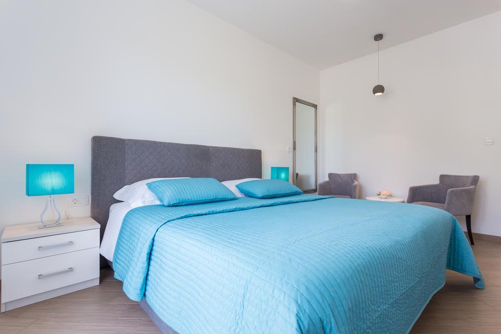 Apartment & Room Ladisic 오라사크 외부 사진