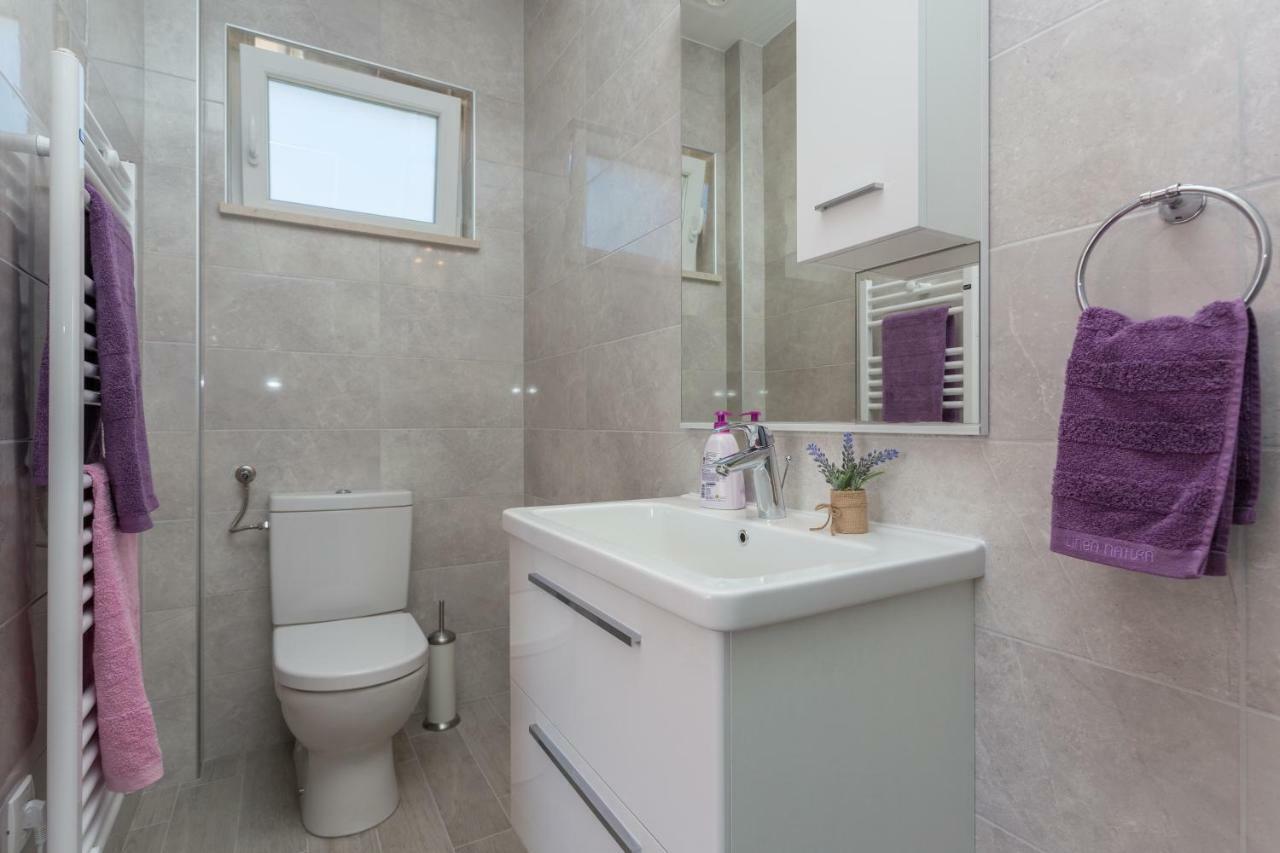 Apartment & Room Ladisic 오라사크 외부 사진