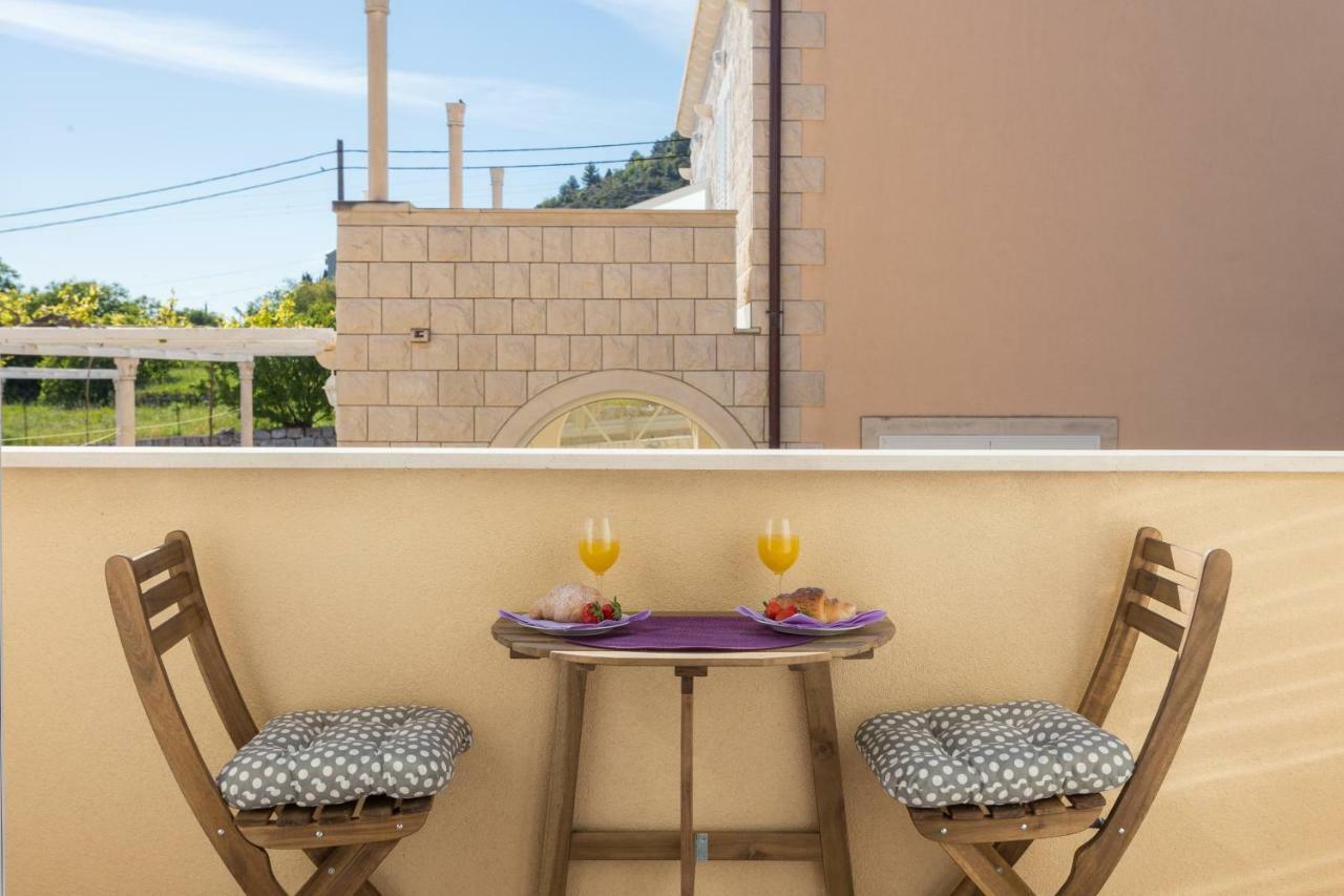 Apartment & Room Ladisic 오라사크 외부 사진
