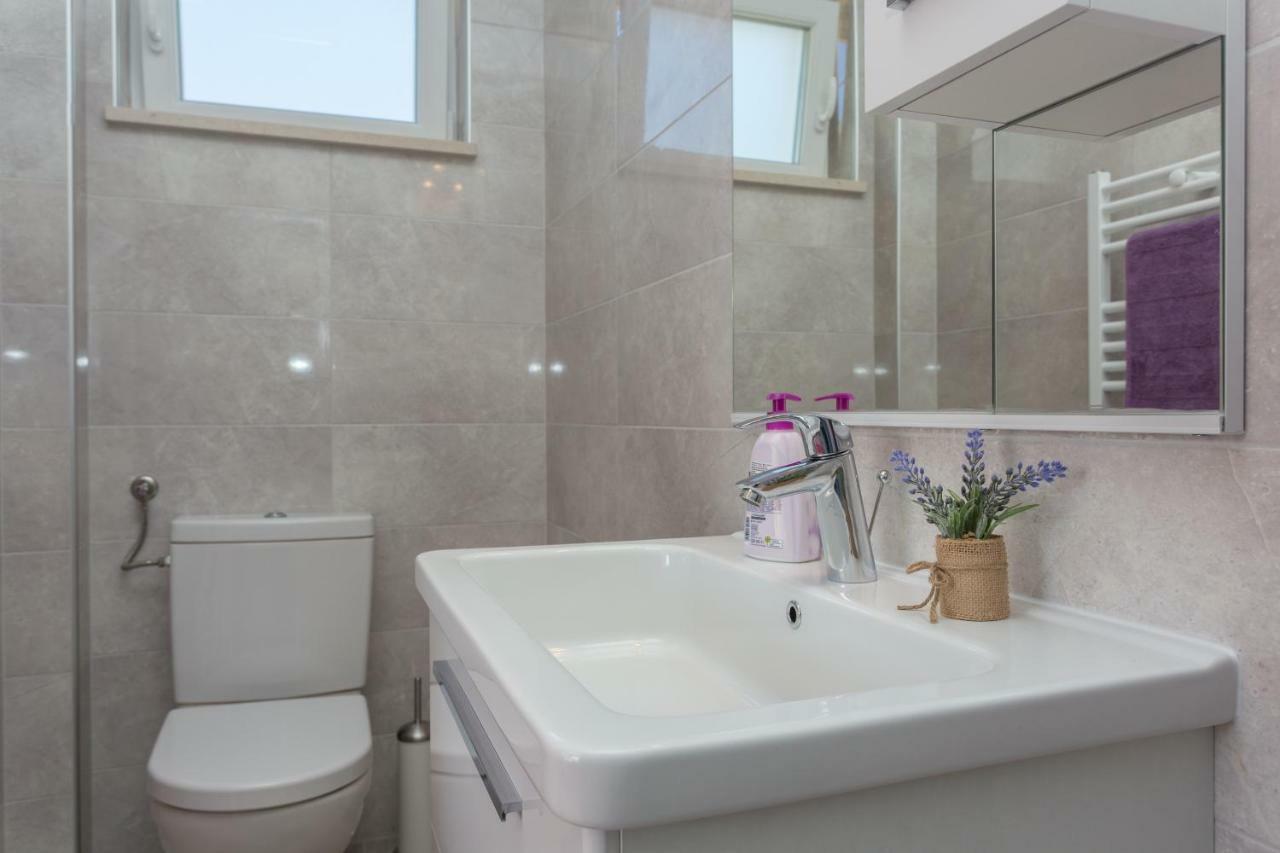 Apartment & Room Ladisic 오라사크 외부 사진