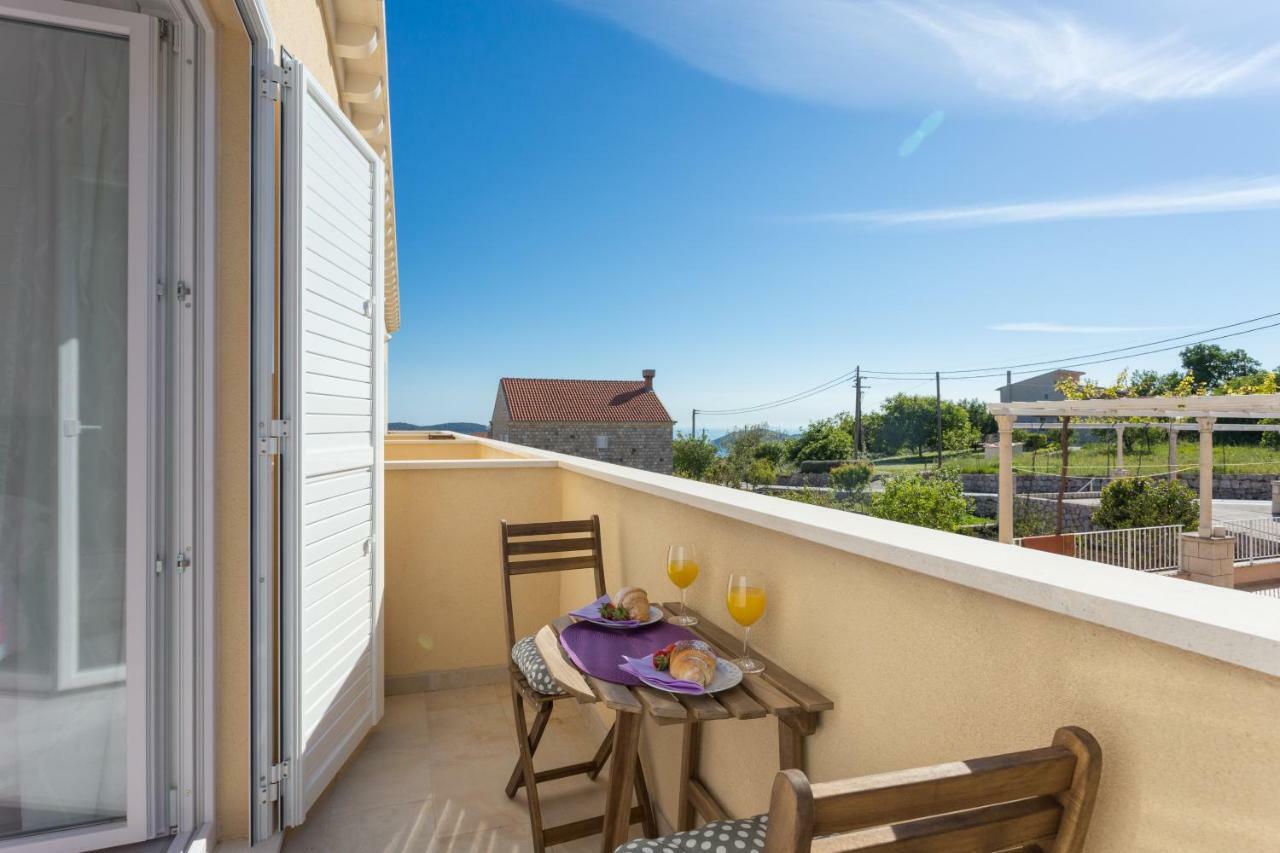 Apartment & Room Ladisic 오라사크 외부 사진